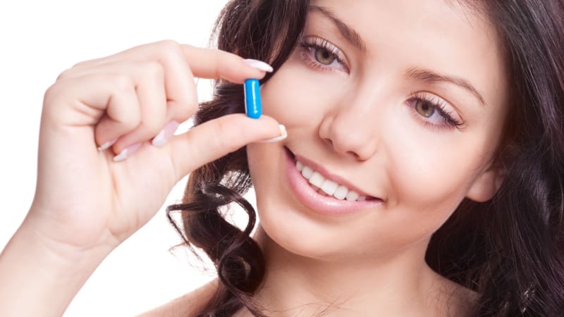 Rusové propadli nebezpečné hubnoucí pilulce. Kousala jsem si rty a tváře, vypráví jedna z obětí