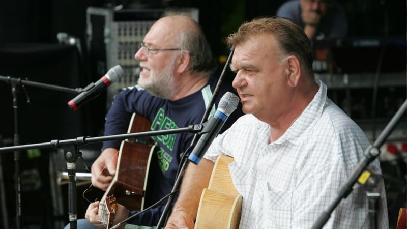 Návrat Nedvěda na pódium? Synové folkových ikon chystají festival 30 let po „koncertu století“