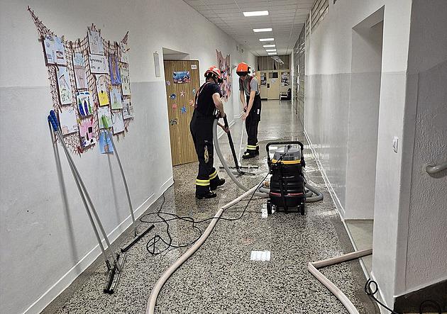 Školu na Zlínsku vytopil prasklý přívod vody, děti mají nečekané volno