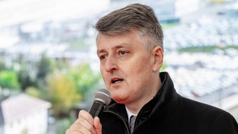 Svoboda končí v čele Správy železnic. Policie u něj našla 80 milionů v hotovosti