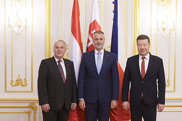 Okamurův druhý den v Bratislavě. Jednal s šéfy parlamentů Slovenska a Rakouska