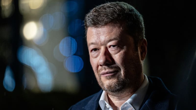 Okamura zadal audit zahraničních cest poslanců v minulém období. Výsledky čeká za měsíc