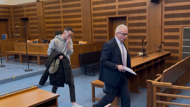 Pošli nahá videa, nutil muž dvanáctiletou dívku. Hrozilo mu 12 let vězení, vyvázl s podmínkou