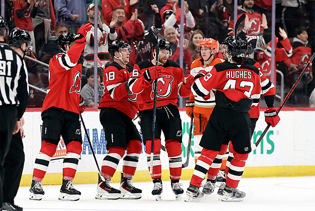 Palát asistoval u dvou gólů, Dostál se vrátil do brány Anaheimu