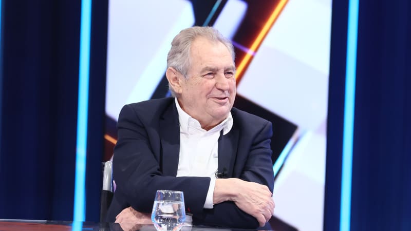 Prezident může odmítnout ministra, zastal se Zeman Pavla. Jmenoval ale „dětinské chyby“