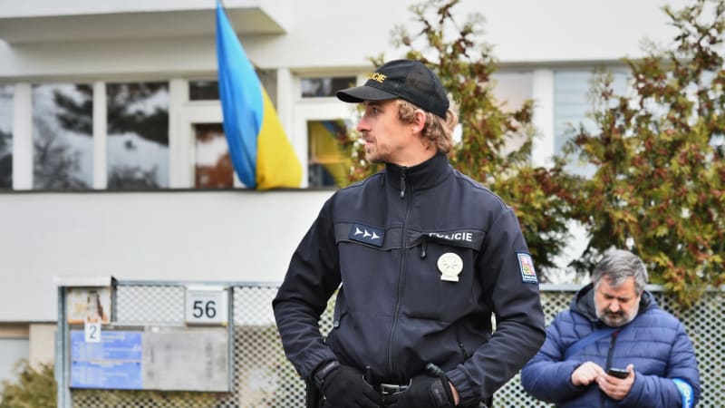 Pět případů, kdy Ukrajinci zneužívali dávky: Žena jezdila do Česka pro statisíce, teď je vrací