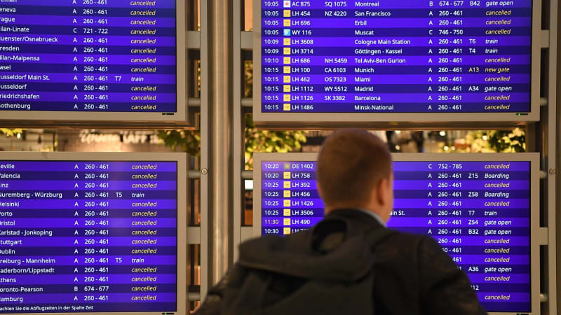 Hrozil nám status uprchlíků, líčí Čech strasti na Blízkém východě. Cesta domů je nejasná