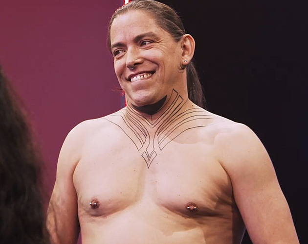 Po zklamání mužem chce Petr spíš ženy. Naked Attraction mu nabídne obojí