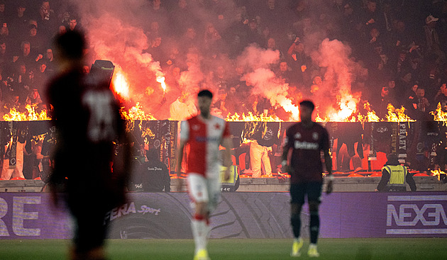 Slavia dostala za derby čtvrtmilionovou pokutu, Sparta zaplatí 150 tisíc