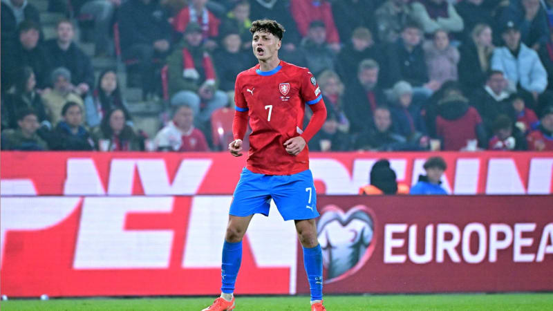 Fotbalisty povede do baráže jako kapitán Krejčí. Pásku převezme po Součkovi