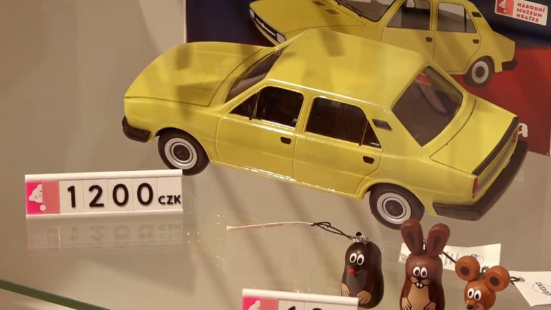 Neválí se vám doma poklad? Z hraček socialismu se stávají cenné kousky. Stojí i desítky tisíc