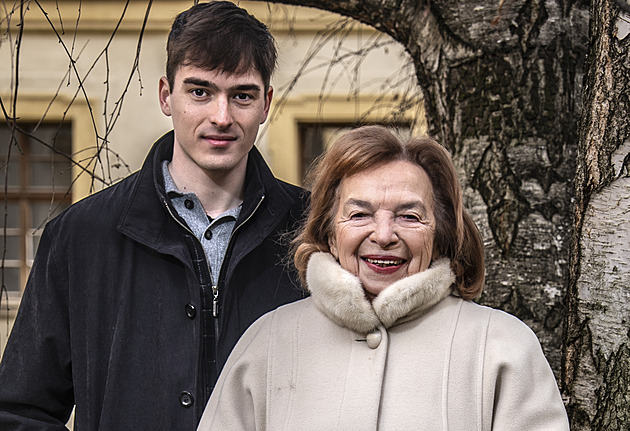 Babička je spíš přísnější než rozmazlovací, říká o Livii Klausové vnuk Robert