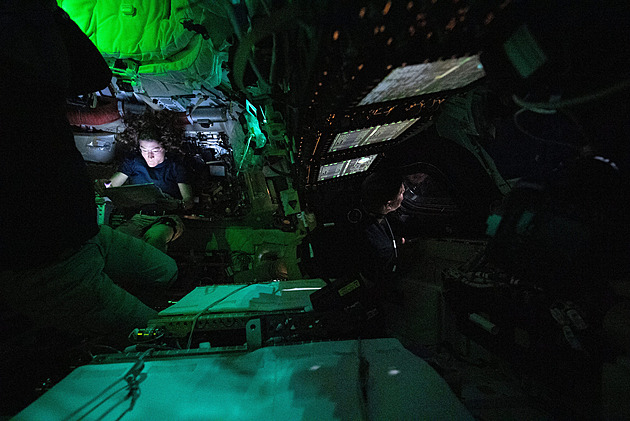 Mise Artemis II posouvá hranice lidstva. Je od Země dál než kterýkoli člověk předtím