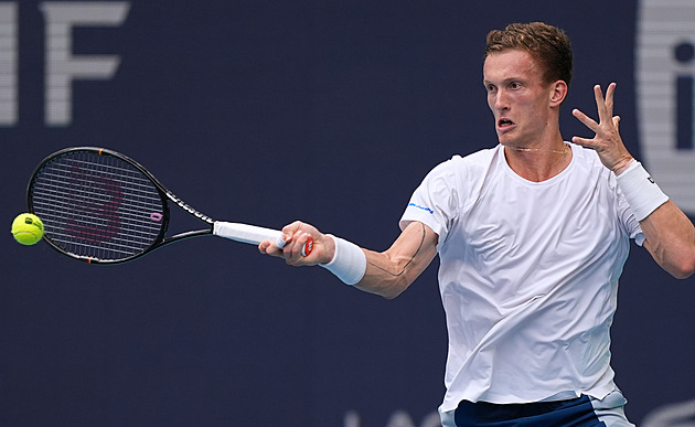 Češi se v Monte Carlu nadřeli. Lehečka bojoval přes tři hodiny, postoupil i Macháč