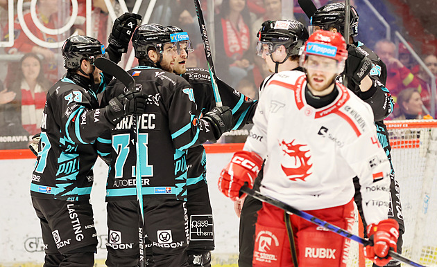 Vary na nás vlétnou, my musíme jít do nich, velí třinecký Michal Kovařčík