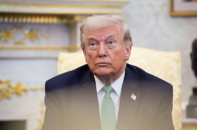 Další podezřelé obchody. Sázky na pokles ropy přišly před oznámením příměří