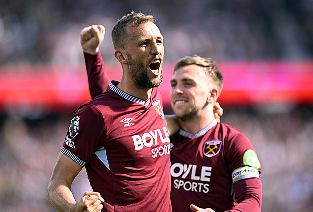 Souček pomohl West Hamu k vítězství. Kinský má nulu, slaví i Arsenal