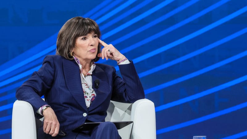 Míříme do doby bez světového řádu, tvrdí legenda CNN Amanpour. AI je strašidelná, líčí