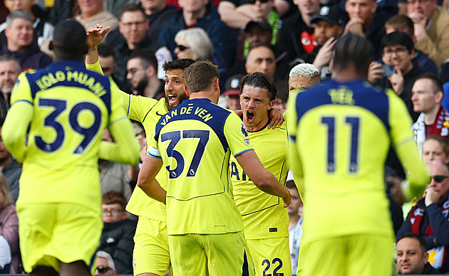ONLINE: Tottenham hraje s Leedsem, může udělat důležitý krok k záchraně
