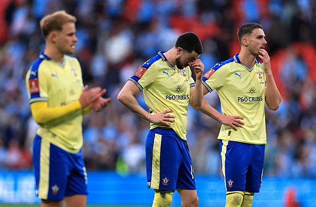 Špehování soků vyjde Southampton draho. Z boje o Premier League byl vyloučen