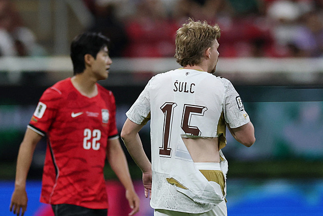 ONLINE: Jižní Korea - Česko 0:0, soupeř tlačil v závěru půle, fotbalisté se drží