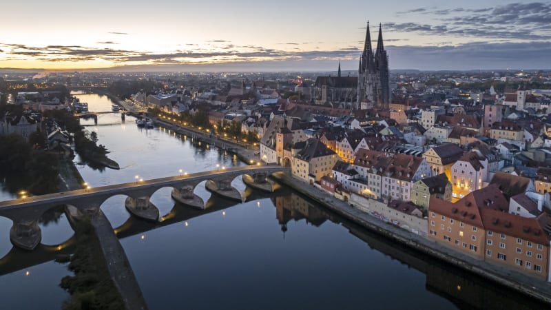 Pivní festival i monumentální památníky. „Středověký“ Regensburg nabízí zážitek pro každého