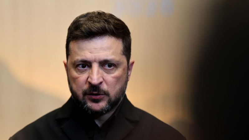 Polský prezident Zelenskému odebere vyznamenání. Kvůli pojmenování jednotky po Banderovcích
