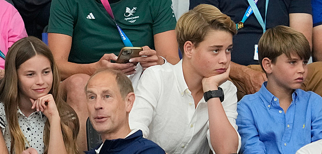 Veselá Charlotte i znudění bratři. William a Kate vzali děti na Hry Commonwealthu