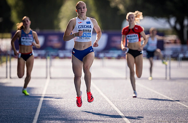 Botková zazářila. České smíšené štafetě pomohla na MS juniorů ke stříbru i rekordu