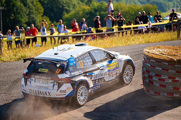 Březíkův životní závod! Domácí jezdec ovládl Barum rally, MČR vede Mareš